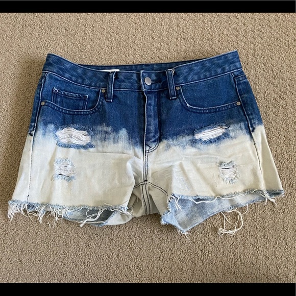 Gap Distressed Cut-Off Jean Shorts in size 26 - Picture 1 of 3